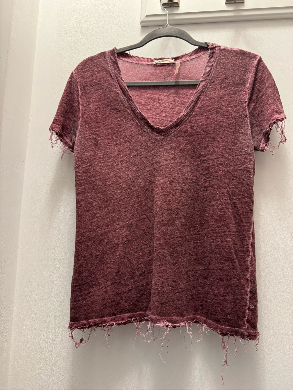 V-Neck Red Distressed Linen Tee. Size smalll